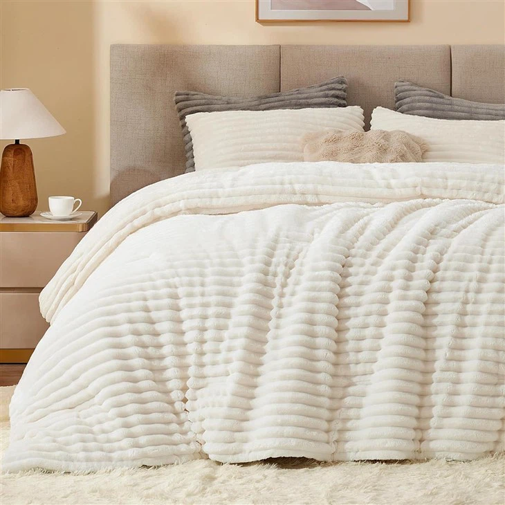 Superzacht en warm fleece-koninginnendekbed